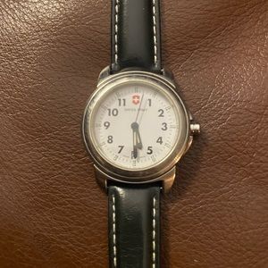 Women’s Victorinox Swiss Army Watch—Very Good Condition!